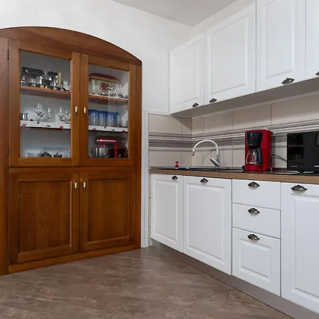 Saby A2+2 - Grill & Free Parking In shadow! Apartamento *
