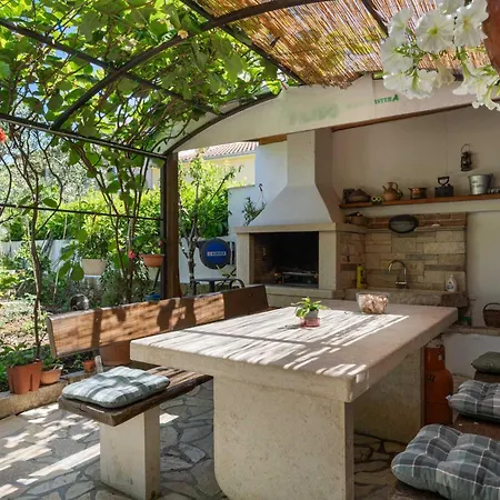 Saby A2+2 - Grill & Free Parking In shadow! * Πόρετς